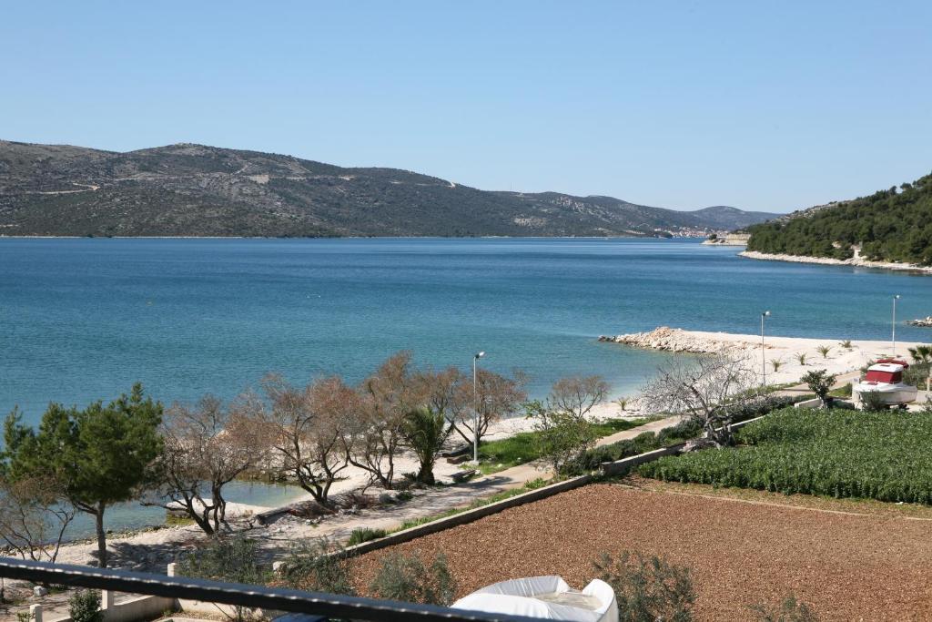 Villa Mediterana Seget Vranjica Cameră foto