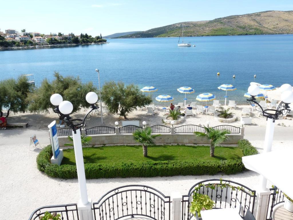 Villa Mediterana Seget Vranjica Cameră foto